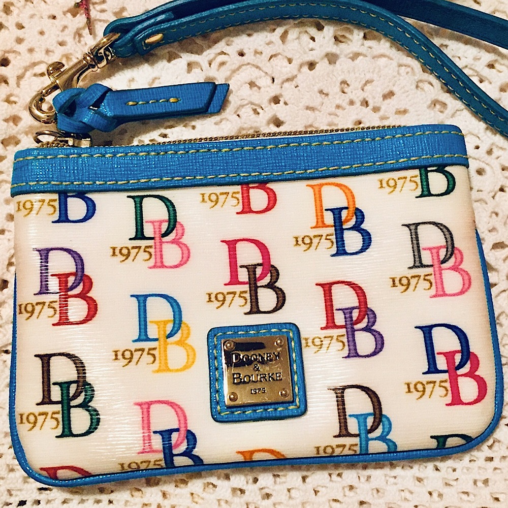 🌈SOLD🌈 Dooney Bourke 1975 Multicolor Wristlet🌈 - Picture 3 of 9